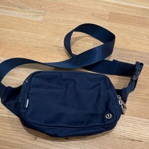 lululemon athletica Midnight Black Belt Bag